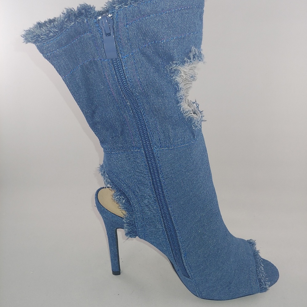 NWT Edgy Trendy Rugged Denim heels